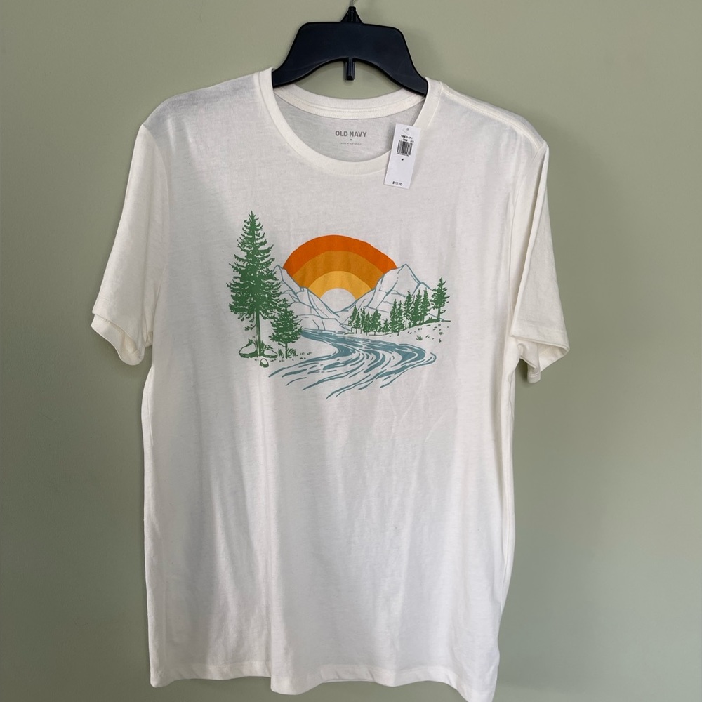 Old Navy Graphic T-Shirt, Size M, Color White +